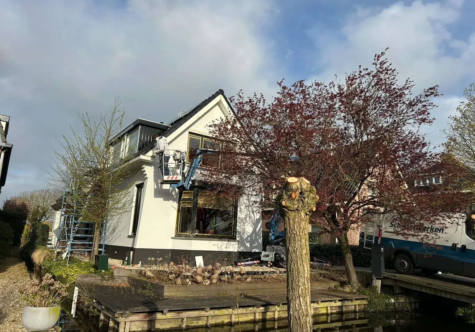 woning-schilderwerk-gevel-met-hoogwerker woning-schilderwerk-gevel-met-hoogwerker